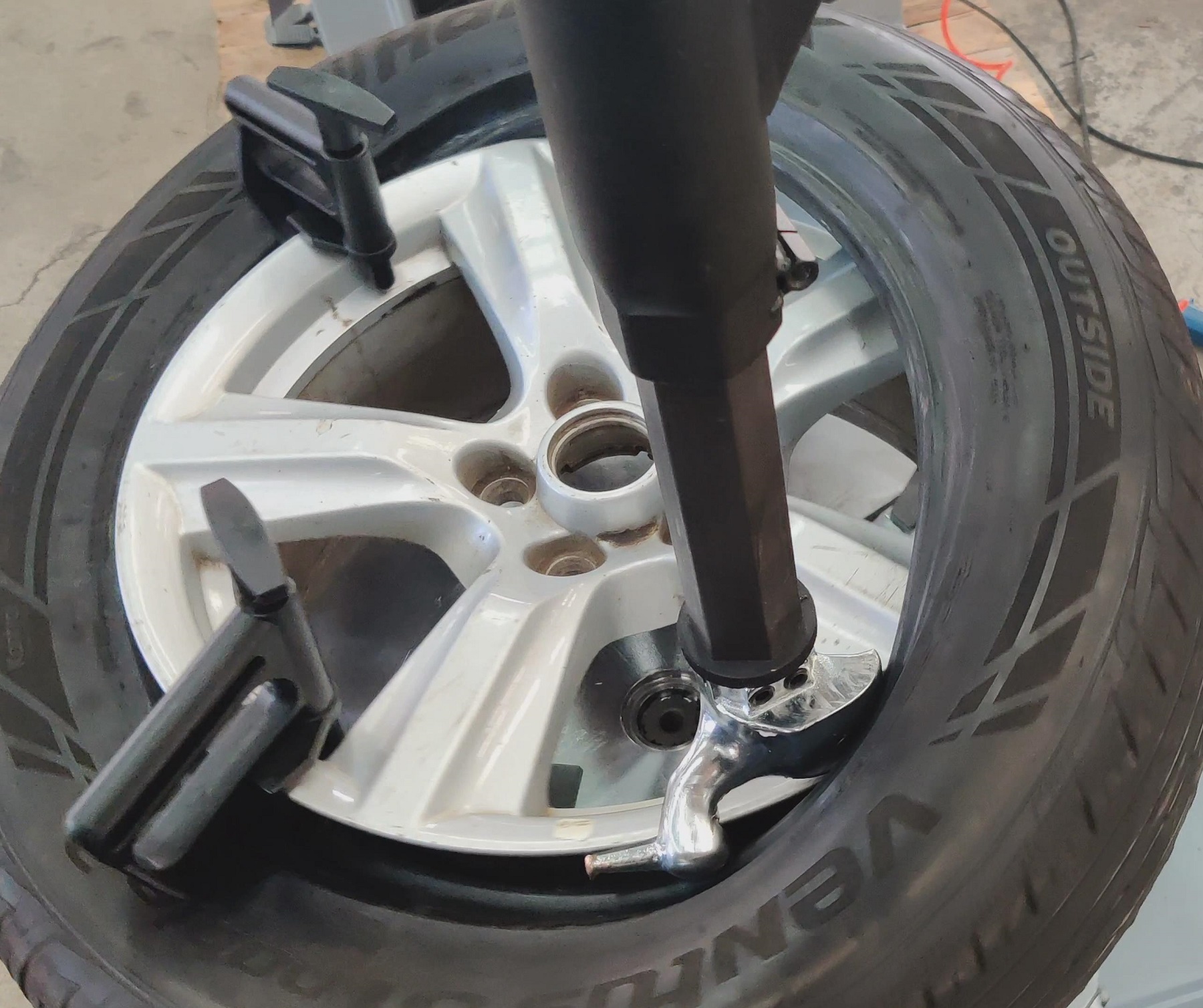 2pc Rim Wheel Changing Helper Tire Changer Bead Clamp Mount Drop Depressor Tool 